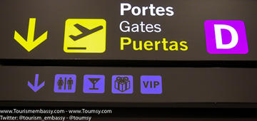 Airport gate - Travel souvenir by Toumsy