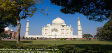 Taj Mahal - Travel souvenir by Tourismembassy