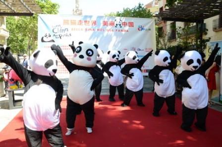 Pandas auf den Straßen in drei Mittelmeerstädten - eine Aktion im Rahmen der weltweiten Tourismuskampagne „Schönes China, mehr als nur Pandas