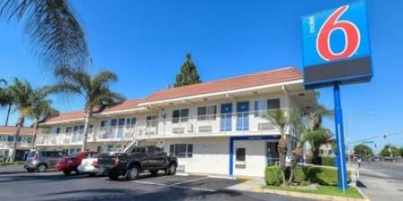 TOPHOTELPROJECTS: Motel 6 Parent Company and Expedia Agree on Loyalty Program Enrollment Deal