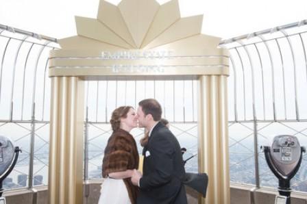 Empire State Building gibt Gewinner des Wettbewerbs für die Hochzeitsveranstaltung am Valentinstag 2018 bekannt