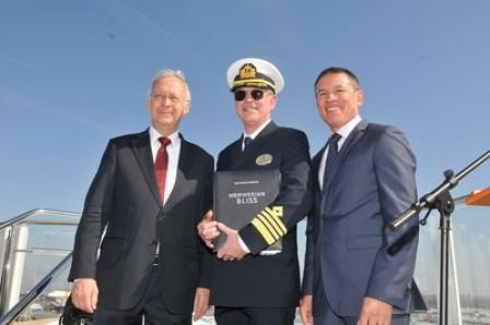 Norwegian Cruise Line recibe el crucero Norwegian Bliss