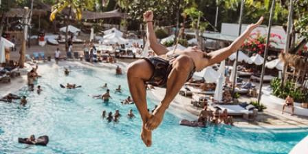 Mrs Sippy Bali annonce les artistes spéciaux à la piscine en fête la plus attendue de cet été