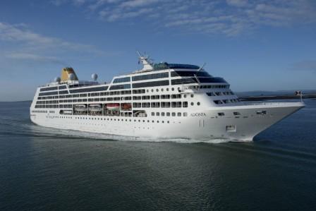 Carnival Corporation navegará a Cuba con todos los viajeros, incluso aquellos nacidos en Cuba