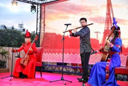 Xinhua Silk Road: Wuliangye, el fabricante de licores chino, asiste a una gala especial en Francia para divulgar la cultura china baijiu