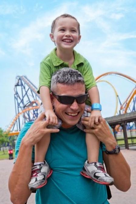 Tech Company Launches New Child Safety Wearable for Amusement Parks and Zoos