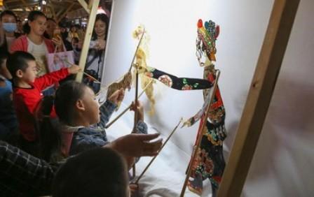El boom del turismo cultural hace brillar a la ciudad de Xiangyang en el centro de China