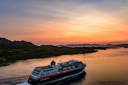 Hurtigruten annonce la plus importante promotion de l'année pour le Vendredi fou : jusqu'à 50 % de rabais sur les expéditions!