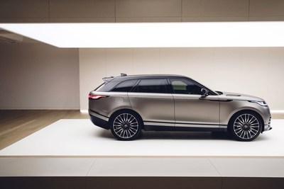Première mondiale : le Design Museum lève le voile sur le nouveau Range Rover Velar doté d'un majordome numérique intégré
