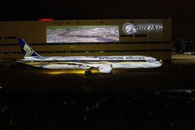 Boeing Delivers World's First 787-10 Dreamliner to Singapore Airlines