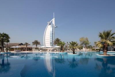 Jumeirah Beach Hotel reabre sus puertas tras una restauración de cinco meses