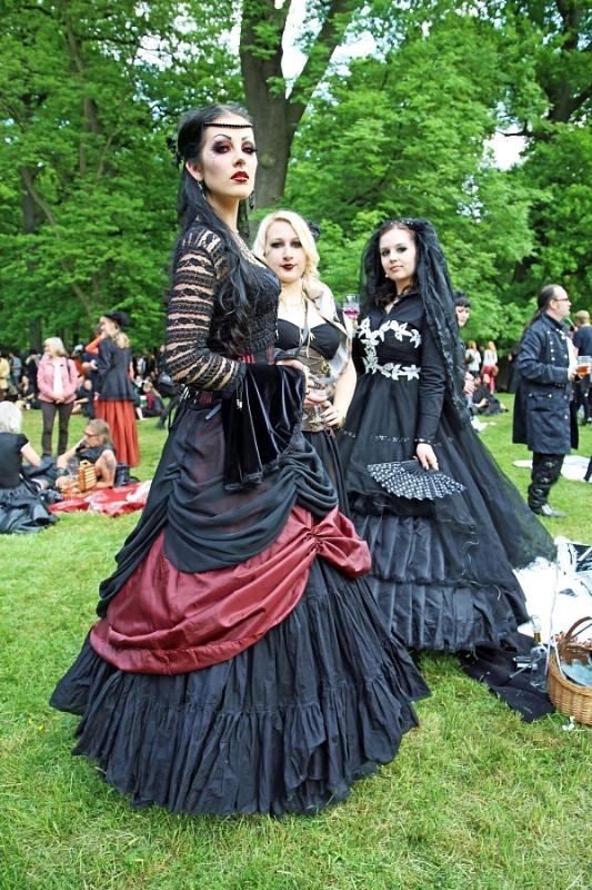 Wave-Gotik-Treffen du 13 au 16 mai 2016 : 25 ans de célébrations romantiques sombres à Leipzig