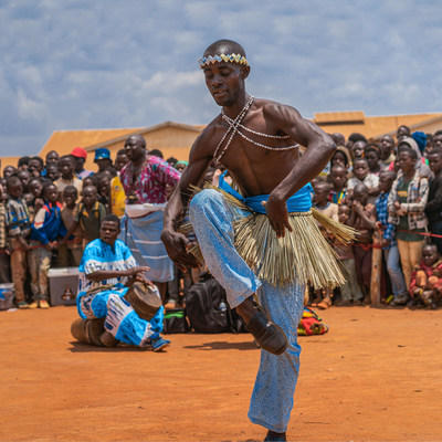 Charjah récompense les initiatives culturelles d'aide aux réfugiés de Tumaini Letu au Malawi