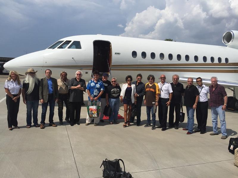 Jones Airways Helps Country Stars Perform Sold-Out Police Benefit