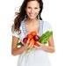 donna vegetariana con le verdure in mani